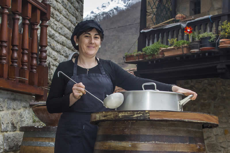 Montserrat Prellezo
